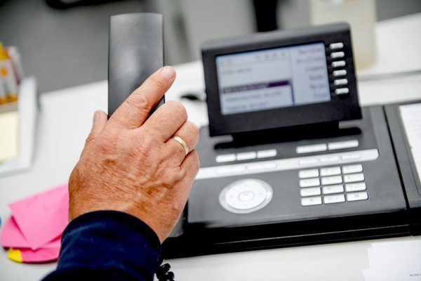 Stellvertreter Telefon Hotline Km 0